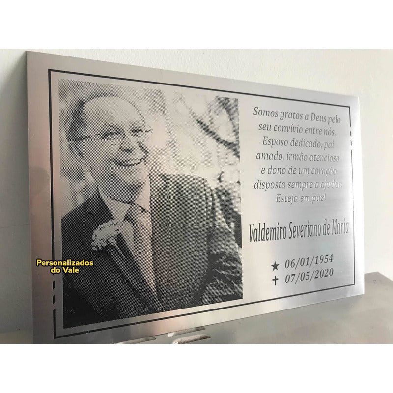 Placa Postuma Baixo Relevo