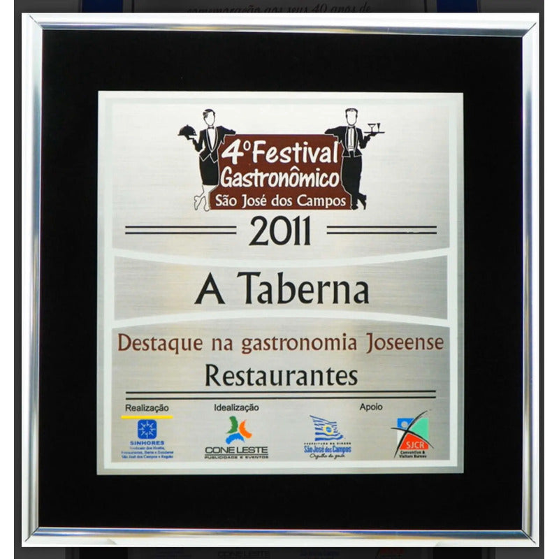 Placa Em Baixo Relevo + Moldura Preto E Prata