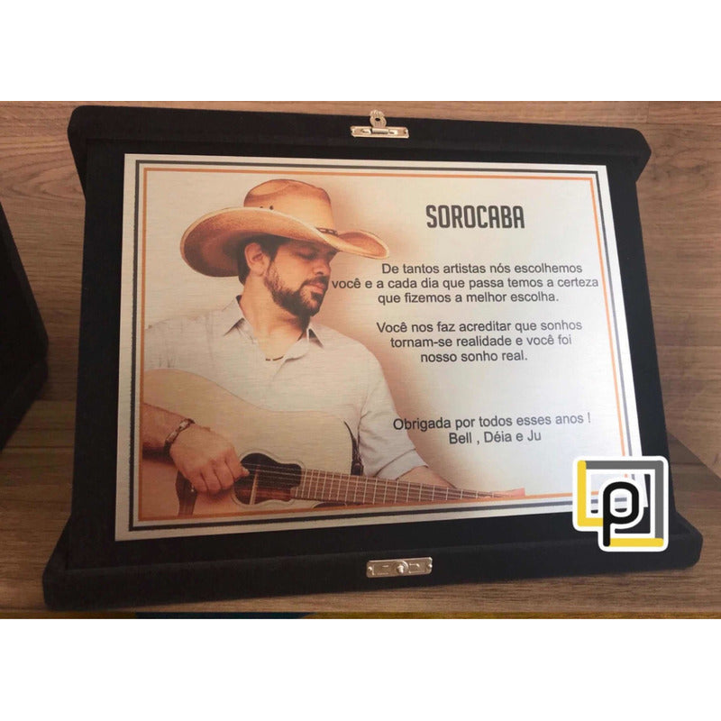 Placa De Homenagem 20x30 Com Estojo